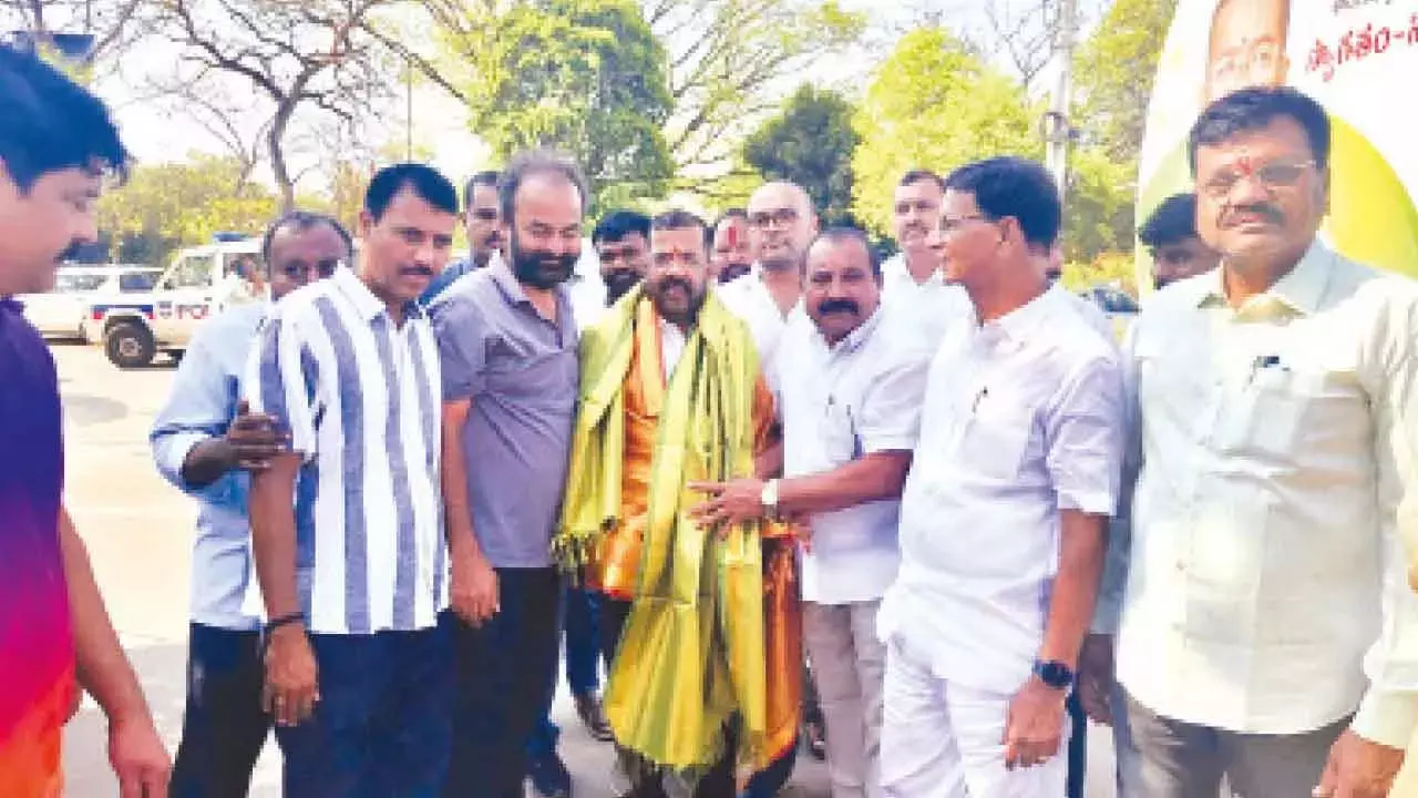 वारंगल ऑफिसर्स क्लब के विकास में MLA नैनी राजेंद्र रेड्डी का समर्थन वारंगल ऑफिसर्स क्लब के विकास में MLA नैनी राजेंद्र रेड्डी का समर्थन