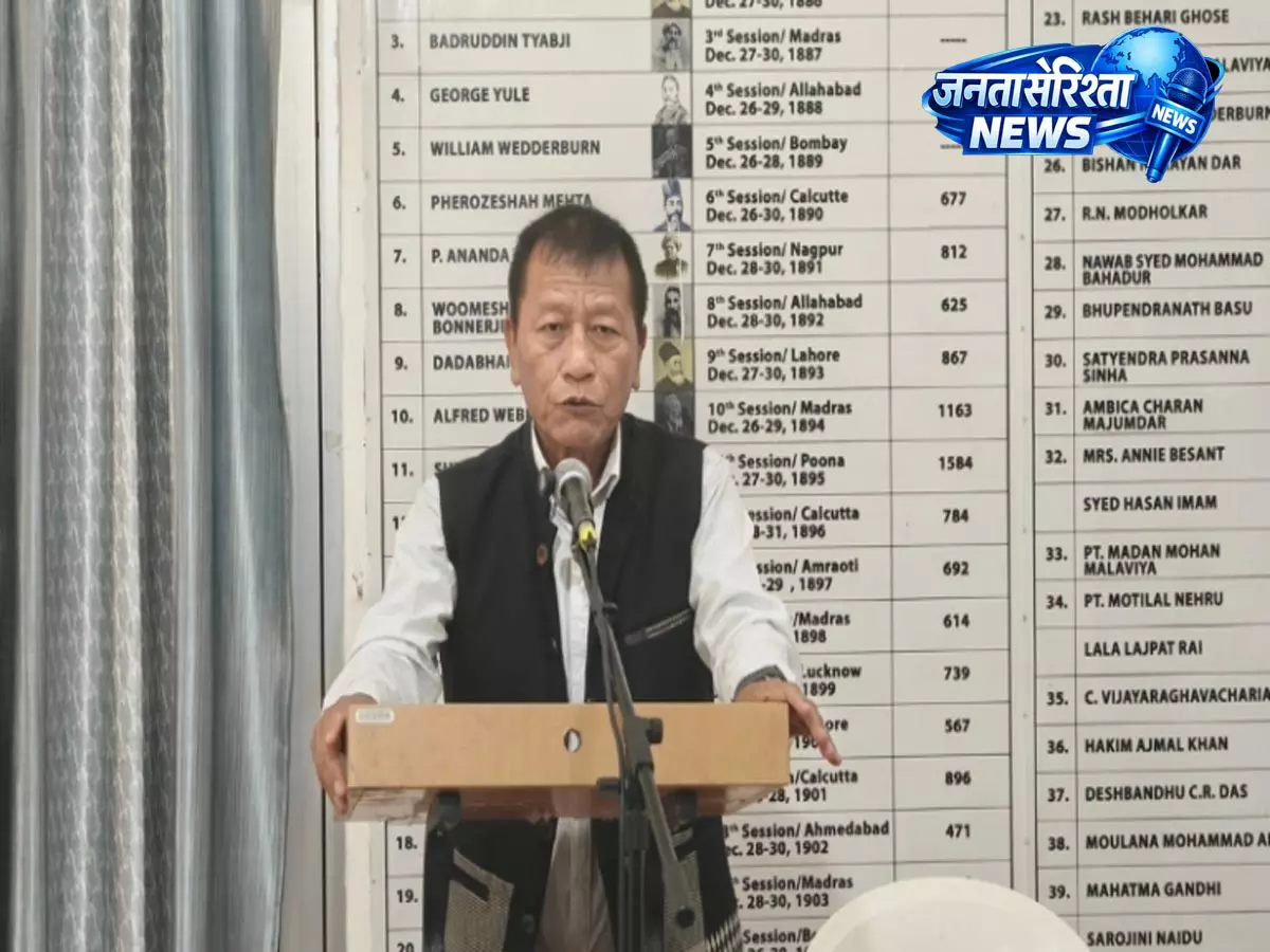 दिहाड़ी मजदूरों की बढ़ती संख्या मिजोरम के सामाजिक ताने-बाने के लिए खतरा है: कांग्रेस दिहाड़ी मजदूरों की बढ़ती संख्या मिजोरम के सामाजिक ताने-बाने के लिए खतरा है: कांग्रेस