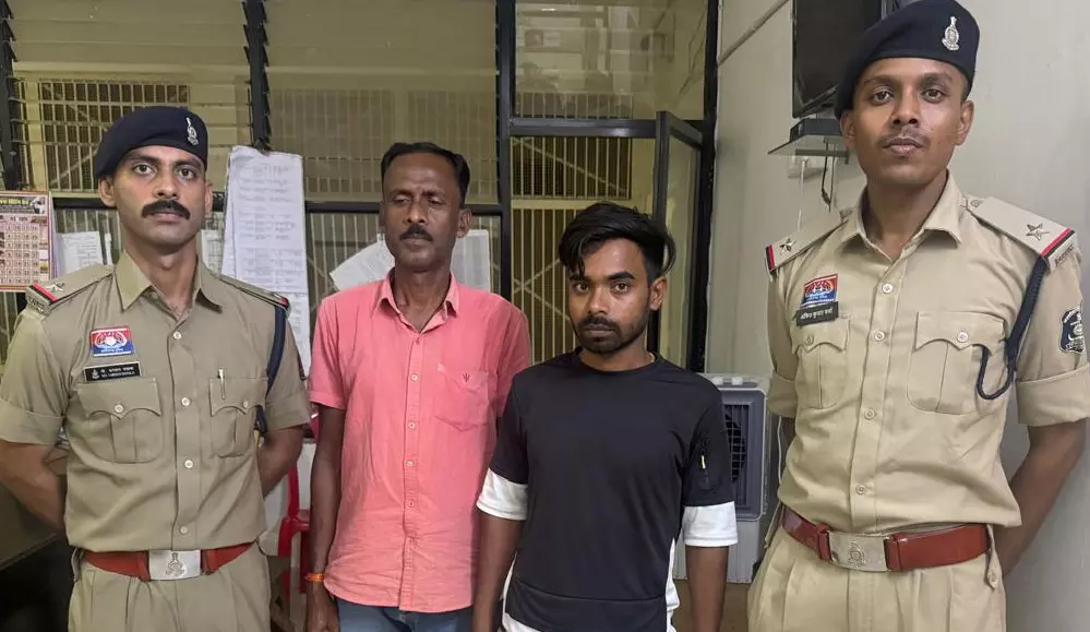 जुआ अड्डे में पुलिस की रेड, नकदी जब्त और जुआरी पकड़ाए जुआ अड्डे में पुलिस की रेड, नकदी जब्त और जुआरी पकड़ाए