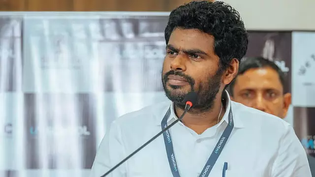 तमिलनाडु BJP में लगातार इस्तीफों से बढ़ी मुश्किलें, एक और वरिष्ठ नेता ने छोड़ी पार्टी तमिलनाडु BJP में लगातार इस्तीफों से बढ़ी मुश्किलें, एक और वरिष्ठ नेता ने छोड़ी पार्टी
