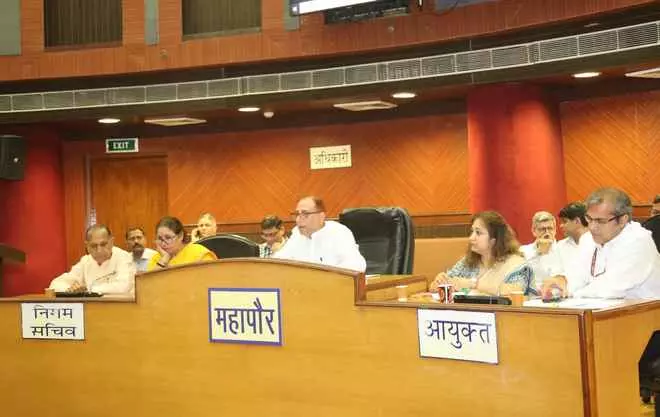 New Delhi: कचरा प्रबंधन नियमों को लेकर महापौर ने पार्षदों को किया जागरूक New Delhi: कचरा प्रबंधन नियमों को लेकर महापौर ने पार्षदों को किया जागरूक