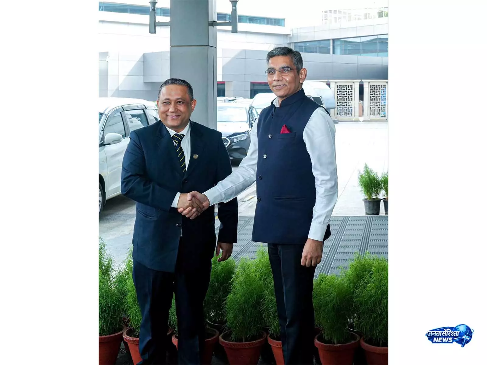 Nepal के विदेश मंत्री शिशिर खनाल ने दिल्ली में NSA अजीत डोभाल से मुलाकात की, द्विपक्षीय संबंधों पर चर्चा की Nepal के विदेश मंत्री शिशिर खनाल ने दिल्ली में NSA अजीत डोभाल से मुलाकात की, द्विपक्षीय संबंधों पर चर्चा की