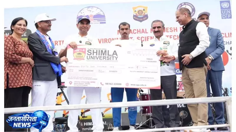 चिट्टा छोड़ो बेहतर हिमाचल की ओर दौड़ो मैराथन, शिमला में छात्रों ने लगाई दौड़ चिट्टा छोड़ो बेहतर हिमाचल की ओर दौड़ो मैराथन, शिमला में छात्रों ने लगाई दौड़