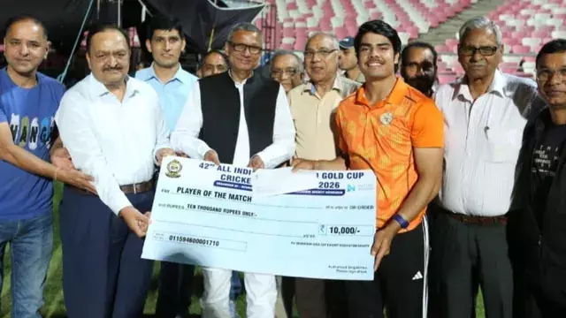 Dehradun : उदय प्रताप की शतकीय पारी और घातक गेंदबाजी से पंजाब फाइनल में Dehradun : उदय प्रताप की शतकीय पारी और घातक गेंदबाजी से पंजाब फाइनल में