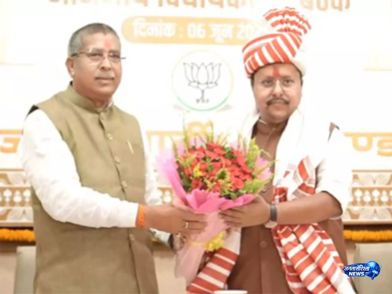 नितिन नवीन ने झारखंड के दो दिवसीय दौरे के दौरान रांची में BJP सांसदों और विधायकों की बैठक की अध्यक्षता की नितिन नवीन ने झारखंड के दो दिवसीय दौरे के दौरान रांची में BJP सांसदों और विधायकों की बैठक की अध्यक्षता की