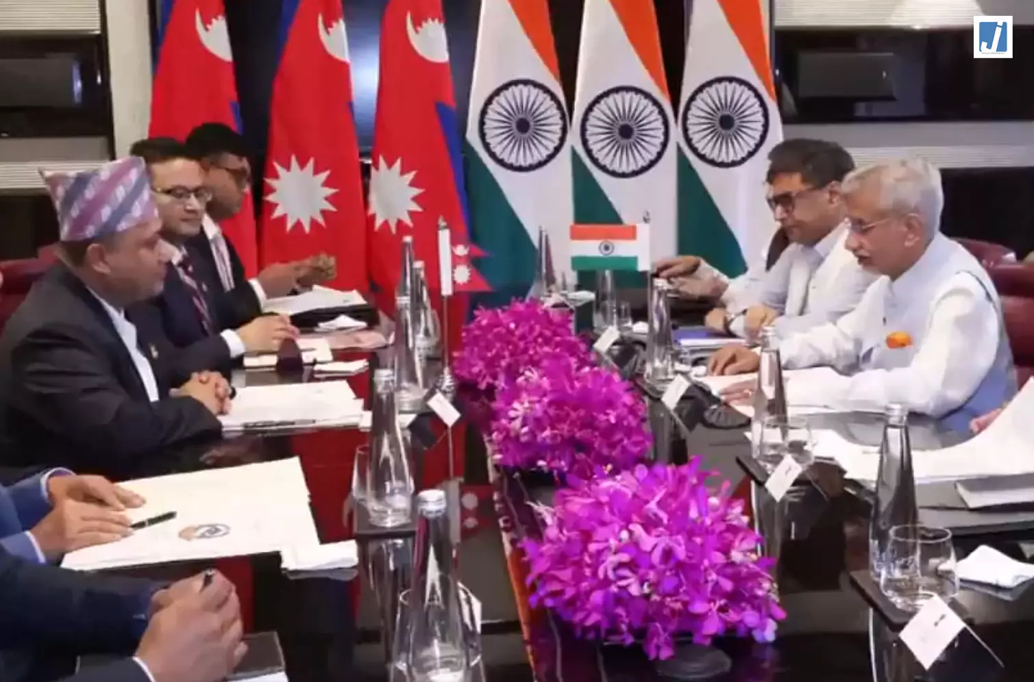 Minister जयशंकर की नेपाल के साथ बैठक, द्विपक्षीय संबंधों को नई दिशा Minister जयशंकर की नेपाल के साथ बैठक, द्विपक्षीय संबंधों को नई दिशा