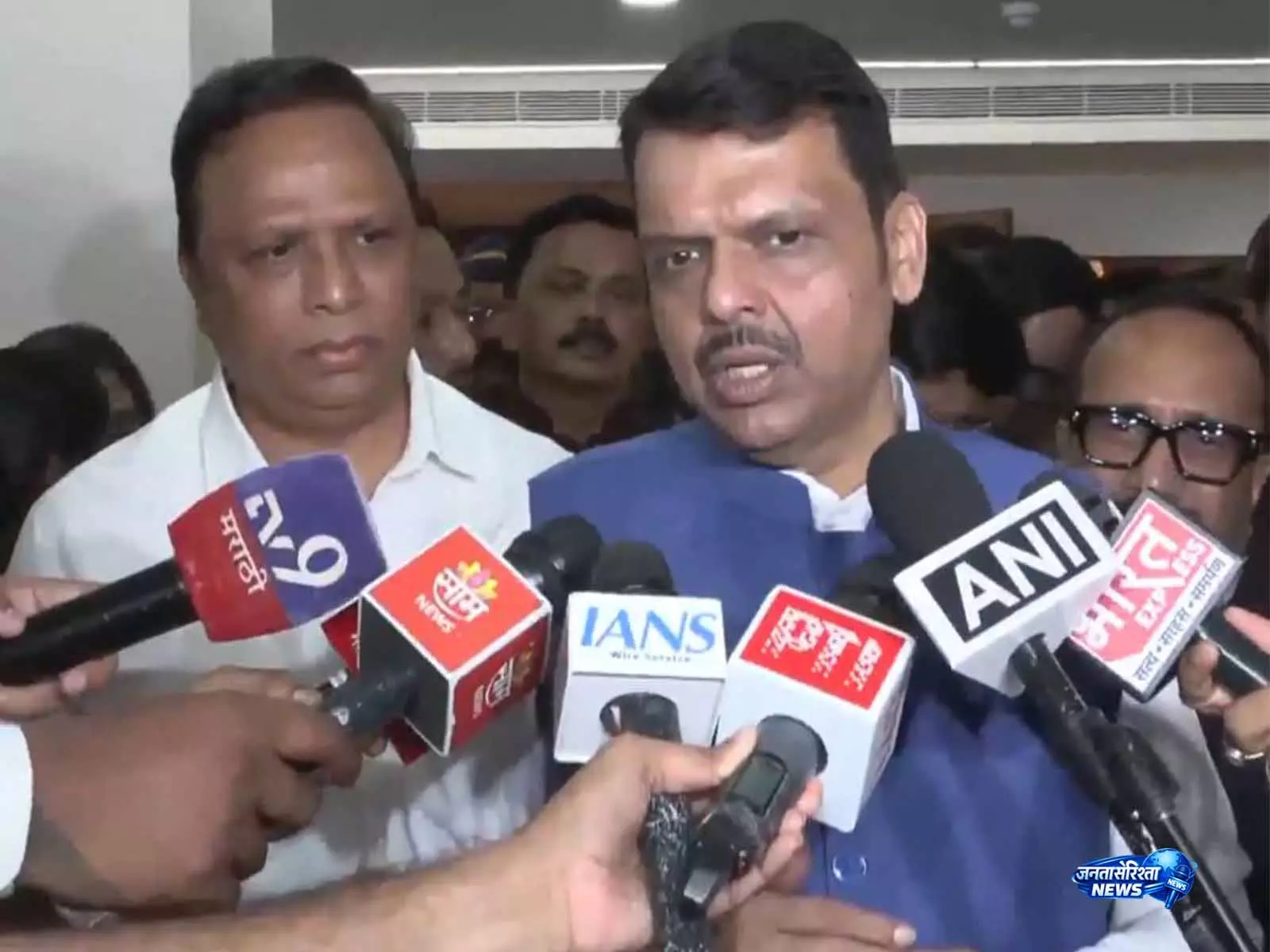 हमारी अर्थव्यवस्था लगातार विकास के लिए तैयार है: महाराष्ट्र के मुख्यमंत्री फडणवीस हमारी अर्थव्यवस्था लगातार विकास के लिए तैयार है: महाराष्ट्र के मुख्यमंत्री फडणवीस