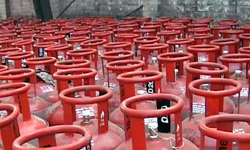 आज से घरेलू LPG सिलेंडर 29 रुपये महंगा