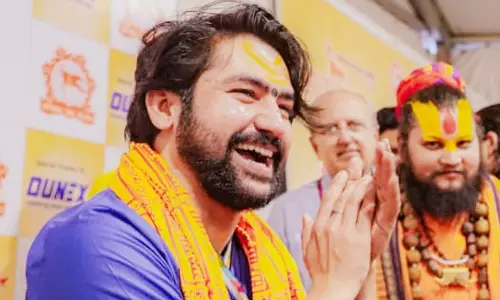 धीरेंद्र शास्त्री ने फ्रेंड जिहाद पर जताई चिंता, AI के साथ HI यानी हिंदू इंटेलिजेंस अपनाने की सलाह दी धीरेंद्र शास्त्री ने फ्रेंड जिहाद पर जताई चिंता, AI के साथ HI यानी हिंदू इंटेलिजेंस अपनाने की सलाह दी