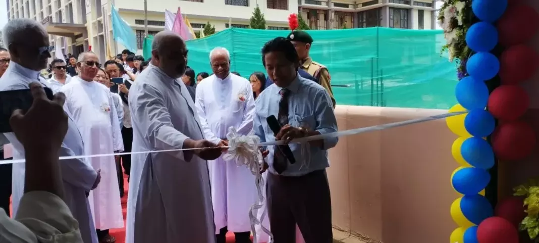 Kohima: युवाओं से तकनीकी प्रगति और विरासत दोनों को अपनाने का आह्वान Kohima: युवाओं से तकनीकी प्रगति और विरासत दोनों को अपनाने का आह्वान