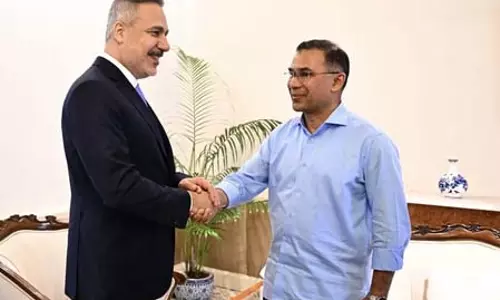 तुर्किए के विदेश मंत्री ने बांग्लादेश के प्रधानमंत्री तारिक रहमान और कट्टरपंथी इस्लामी पार्टी के नेताओं से की मुलाकात