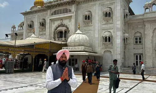 बंगला साहिब में Punjab BJP प्रमुख ने की प्रार्थना