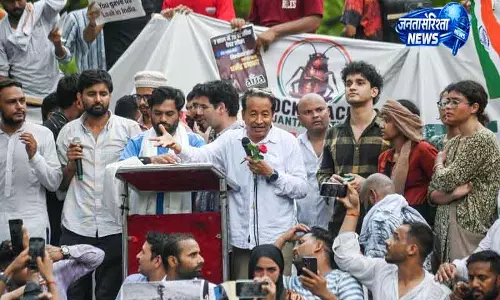 Delhi कॉकरोच जनता पार्टी के खिलाफ नाराज़गी Delhi कॉकरोच जनता पार्टी के खिलाफ नाराज़गी
