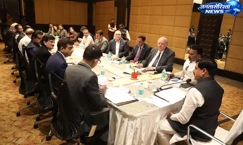 निवेश सहयोग पर CM की बैठक निवेश सहयोग पर CM की बैठक