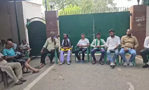 लालू परिवार की सुरक्षा बहाल करो, नहीं तो हम डटे रहेंगे: सरकार को राजद कार्यकर्ताओं का अल्टीमेटम लालू परिवार की सुरक्षा बहाल करो, नहीं तो हम डटे रहेंगे: सरकार को राजद कार्यकर्ताओं का अल्टीमेटम