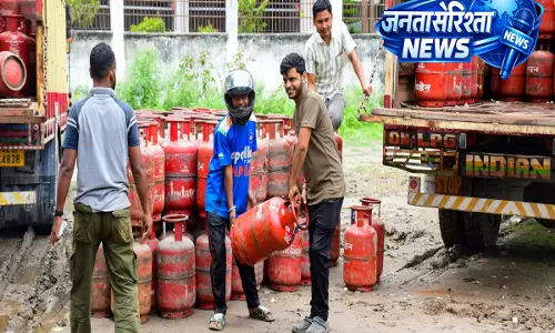 पश्चिम एशिया तनाव का असर, एलपीजी सिलेंडर की आपूर्ति लागत 1600 रुपये पार