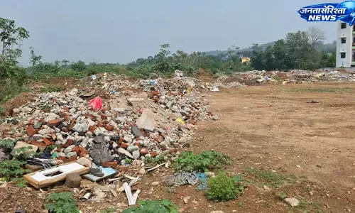 Rourkela ; बिरसा मुंडा हॉकी स्टेडियम के आसपास पार्किंग क्षेत्र बने कचरा डंप