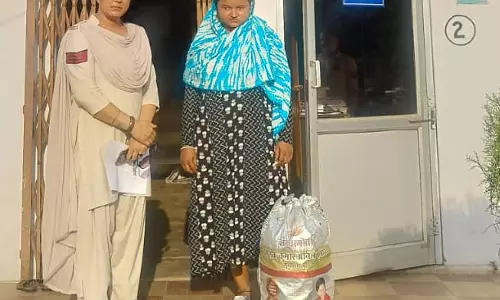सरोना की महिला अवैध रूप से शराब बेचते गिरफ्तार सरोना की महिला अवैध रूप से शराब बेचते गिरफ्तार