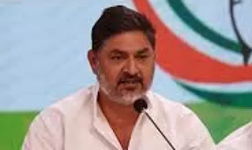 झारखंडः राज्यसभा की दो सीटों के लिए मुकाबला हुआ दिलचस्प, निर्दलीय परिमल नथवानी और विजय साई रेड्डी ने बढ़ाया सस्पेंस झारखंडः राज्यसभा की दो सीटों के लिए मुकाबला हुआ दिलचस्प, निर्दलीय परिमल नथवानी और विजय साई रेड्डी ने बढ़ाया सस्पेंस