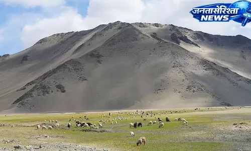 Ladakh : पर्यटन की मजबूत वापसी, 2026 के शुरुआती महीनों में 43% से अधिक बढ़ोतरी दर्ज Ladakh : पर्यटन की मजबूत वापसी, 2026 के शुरुआती महीनों में 43% से अधिक बढ़ोतरी दर्ज