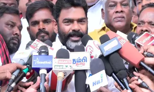 वीसीके के पूर्व विधायक पनियूर बाबू DMK में शामिल हुए, एमके स्टालिन ने गर्मजोशी से किया स्वागत वीसीके के पूर्व विधायक पनियूर बाबू DMK में शामिल हुए, एमके स्टालिन ने गर्मजोशी से किया स्वागत