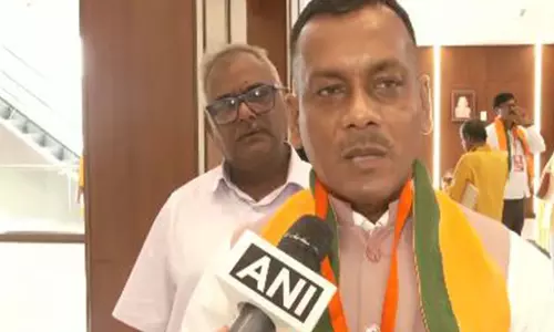 बीजेपी नेता का TMC पर हमला, बोले- “वाम और कांग्रेस के पास विचारधारा, TMC के पास कुछ नहीं” बीजेपी नेता का TMC पर हमला, बोले- “वाम और कांग्रेस के पास विचारधारा, TMC के पास कुछ नहीं”
