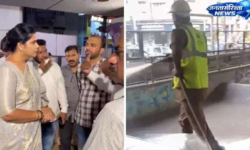 Dadar : गोल्ड सिनेमा फ्लाईओवर के नीचे स्केट पार्क की सफाई, नगर निगम की कार्रवाई Dadar : गोल्ड सिनेमा फ्लाईओवर के नीचे स्केट पार्क की सफाई, नगर निगम की कार्रवाई