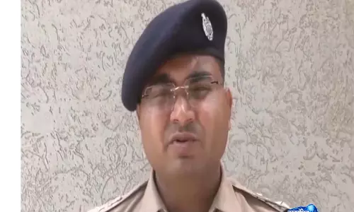 Surat में ज्वेलरी कंपनी में गैस रिसाव, चार कर्मचारियों की मौत Surat में ज्वेलरी कंपनी में गैस रिसाव, चार कर्मचारियों की मौत