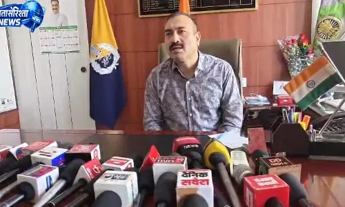 पंजाब की दो लड़कियों समेत पांच लोग चिट्टे के साथ गिरफ्तार पंजाब की दो लड़कियों समेत पांच लोग चिट्टे के साथ गिरफ्तार