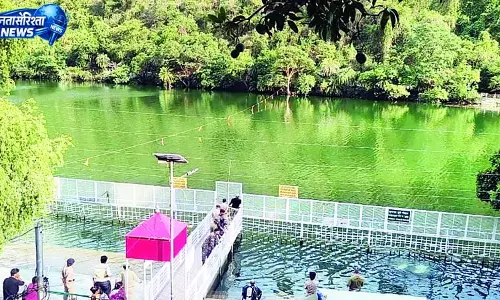 सेना के गोताखोरों ने निकाला युवक का शव सेना के गोताखोरों ने निकाला युवक का शव