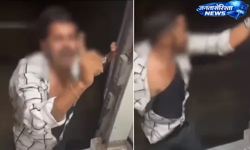 Bhopal में चलती ट्रेन में यात्री पर हमला