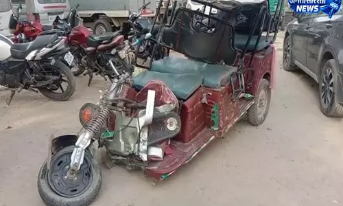 रायपुर में ई-रिक्शा की टक्कर से युवक घायल, आरोपी चालक फरार रायपुर में ई-रिक्शा की टक्कर से युवक घायल, आरोपी चालक फरार