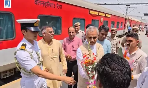 राज्यपाल आचार्य देवव्रत का ई-रिक्शा से का राजधानी दौरा, गुरुकुल पहुँचे राज्यपाल आचार्य देवव्रत का ई-रिक्शा से का राजधानी दौरा, गुरुकुल पहुँचे