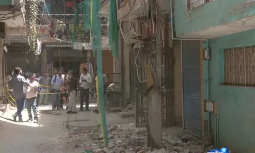MCD ने दिल्ली में अतिक्रमण हटाने की मुहिम तेज की, अब तक 95 जगहों पर तोड़फोड़ की गई, 124 प्रॉपर्टी सील MCD ने दिल्ली में अतिक्रमण हटाने की मुहिम तेज की, अब तक 95 जगहों पर तोड़फोड़ की गई, 124 प्रॉपर्टी सील