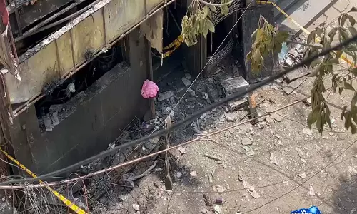 Malviya Nagar hotel fire: एक और विदेशी नागरिक की मौत के बाद मृतकों की संख्या 22 हुई Malviya Nagar hotel fire: एक और विदेशी नागरिक की मौत के बाद मृतकों की संख्या 22 हुई