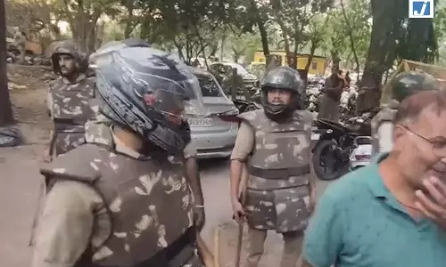 बीजेपी नेता वीरेंद्र शेंडगे से जुड़ा विवाद बढ़ा, अन्नपूर्णा थाना क्षेत्र में देर रात हुई झड़प बीजेपी नेता वीरेंद्र शेंडगे से जुड़ा विवाद बढ़ा, अन्नपूर्णा थाना क्षेत्र में देर रात हुई झड़प