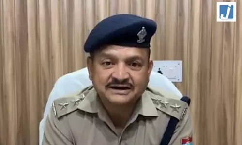 चारधाम यात्रा और टूरिस्टों की बढ़ती संख्या से ऋषिकेश में भारी ट्रैफिक, प्रशासन अलर्ट चारधाम यात्रा और टूरिस्टों की बढ़ती संख्या से ऋषिकेश में भारी ट्रैफिक, प्रशासन अलर्ट