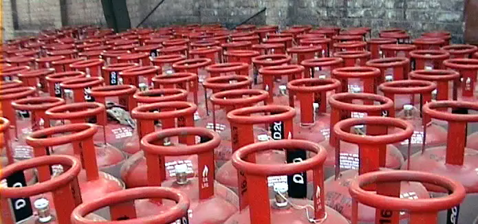 आज से घरेलू LPG सिलेंडर 29 रुपये महंगा आज से घरेलू LPG सिलेंडर 29 रुपये महंगा
