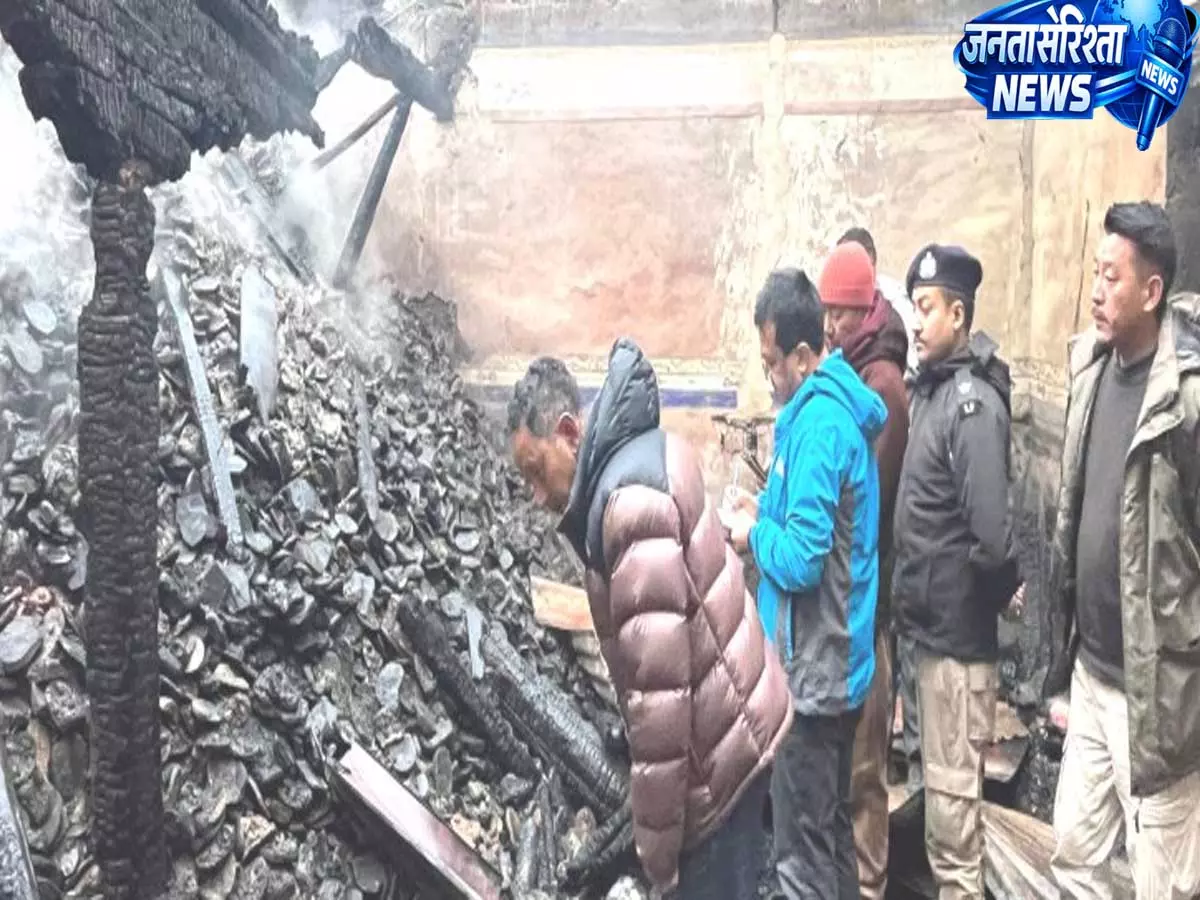 GANGTOK: नॉर्थ सिक्किम में 60 साल पुराना मठ आग लगने से तबाह GANGTOK: नॉर्थ सिक्किम में 60 साल पुराना मठ आग लगने से तबाह