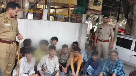 ग्रेटर नोएडा: सार्वजनिक स्थानों पर शराब पीने वालों के खिलाफ पुलिस का बड़ा अभियान, 366 लोगों पर कार्रवाई ग्रेटर नोएडा: सार्वजनिक स्थानों पर शराब पीने वालों के खिलाफ पुलिस का बड़ा अभियान, 366 लोगों पर कार्रवाई