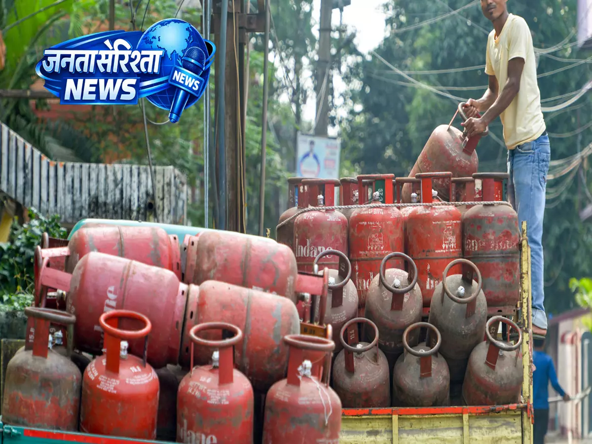 Govt: दुनिया में सबसे कम कुकिंग गैस की कीमत चुका रहे हैं भारतीय Govt: दुनिया में सबसे कम कुकिंग गैस की कीमत चुका रहे हैं भारतीय