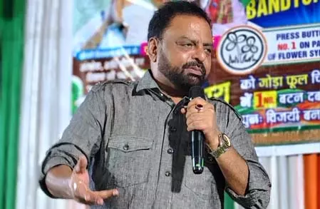 पश्चिम बंगाल: मध्य कोलकाता में टीएमसी पार्षद के घर पर पुलिस का छापा पश्चिम बंगाल: मध्य कोलकाता में टीएमसी पार्षद के घर पर पुलिस का छापा