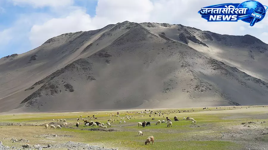 Ladakh : पर्यटन की मजबूत वापसी, 2026 के शुरुआती महीनों में 43% से अधिक बढ़ोतरी दर्ज Ladakh : पर्यटन की मजबूत वापसी, 2026 के शुरुआती महीनों में 43% से अधिक बढ़ोतरी दर्ज
