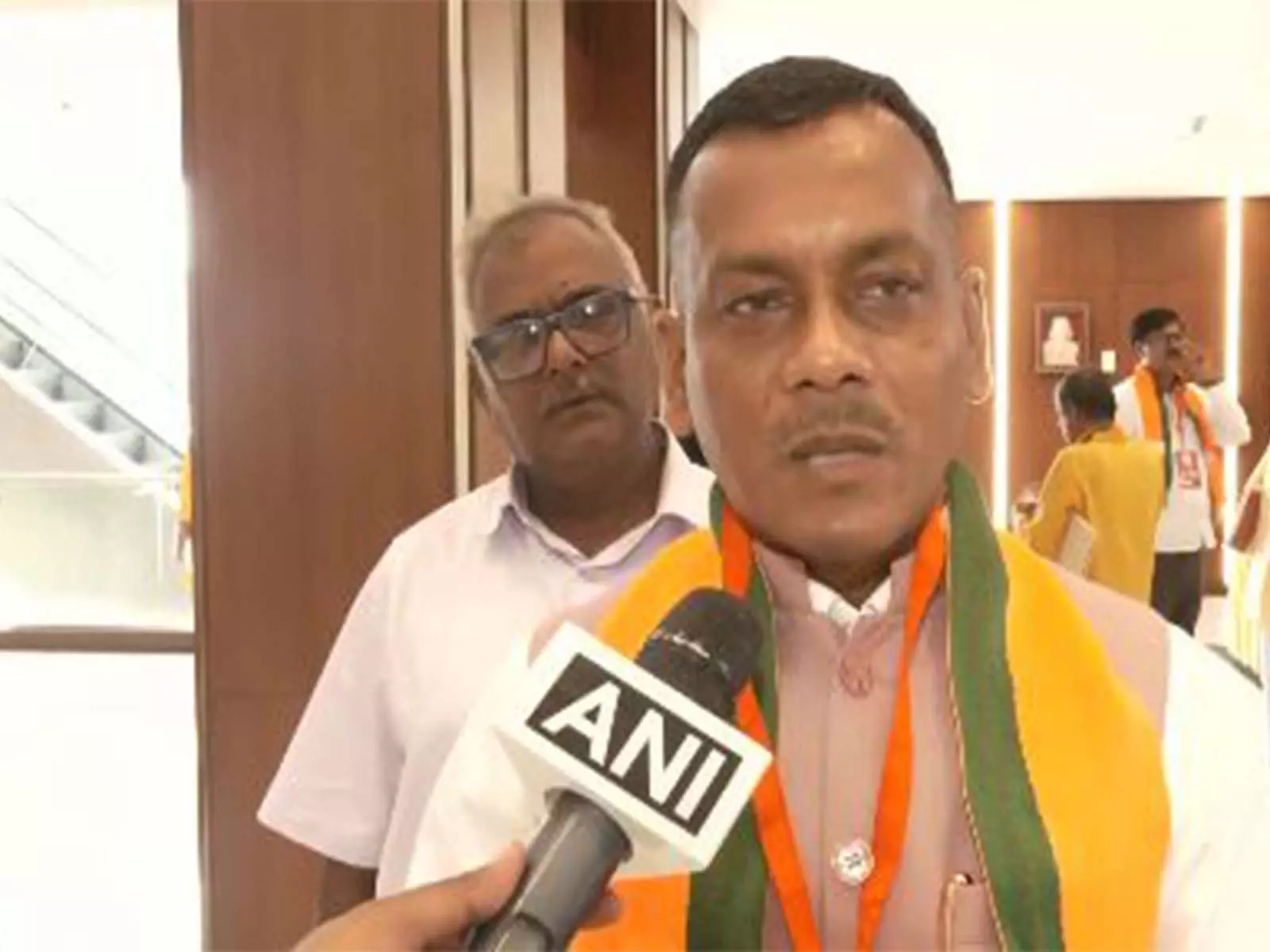 बीजेपी नेता का TMC पर हमला, बोले- “वाम और कांग्रेस के पास विचारधारा, TMC के पास कुछ नहीं” बीजेपी नेता का TMC पर हमला, बोले- “वाम और कांग्रेस के पास विचारधारा, TMC के पास कुछ नहीं”