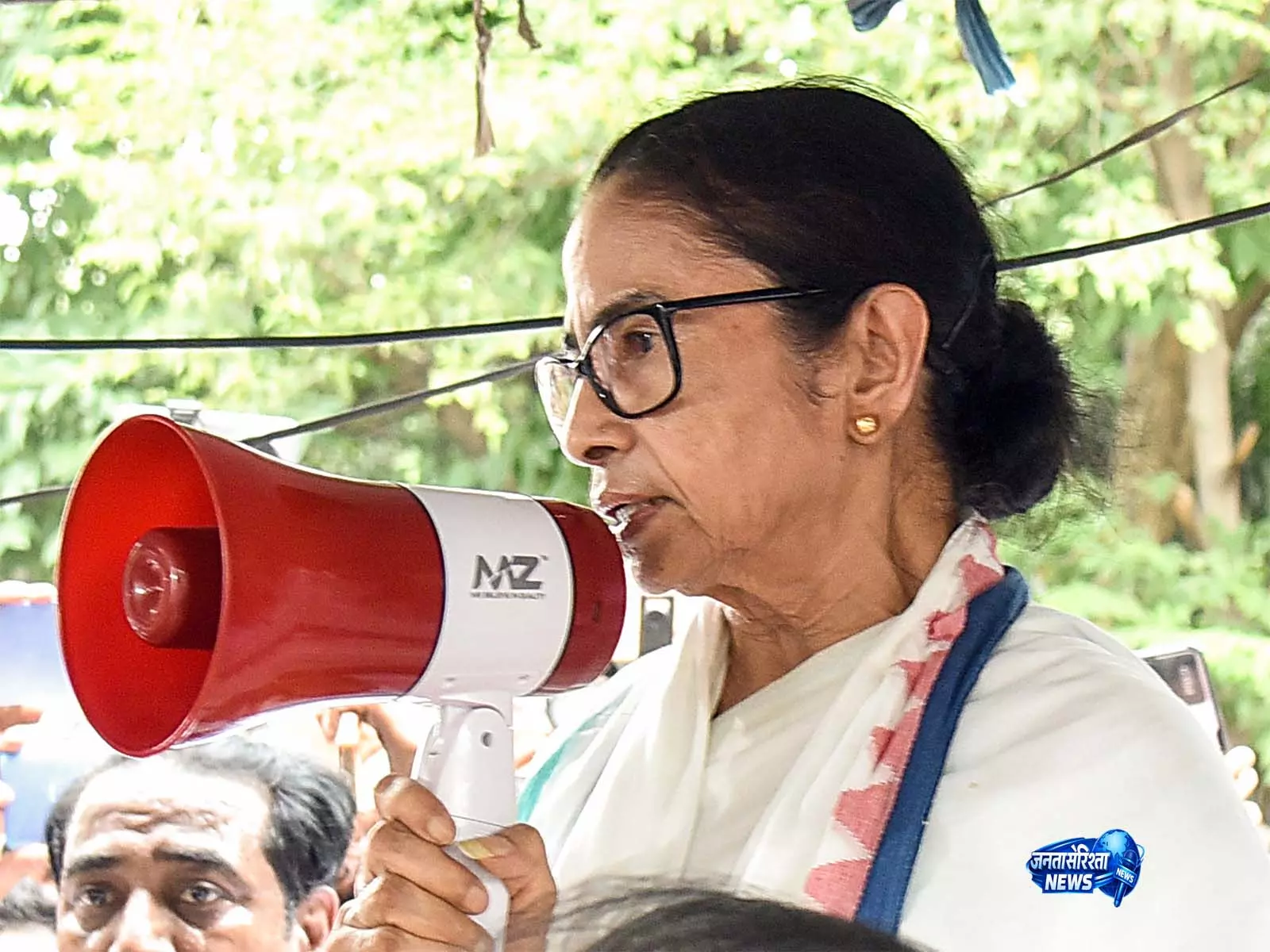 विश्वगुरु सरकार लोगों को महंगाई के झटकों से बचाने में नाकाम: LPG की कीमतों में बढ़ोतरी पर तृणमूल विश्वगुरु सरकार लोगों को महंगाई के झटकों से बचाने में नाकाम: LPG की कीमतों में बढ़ोतरी पर तृणमूल