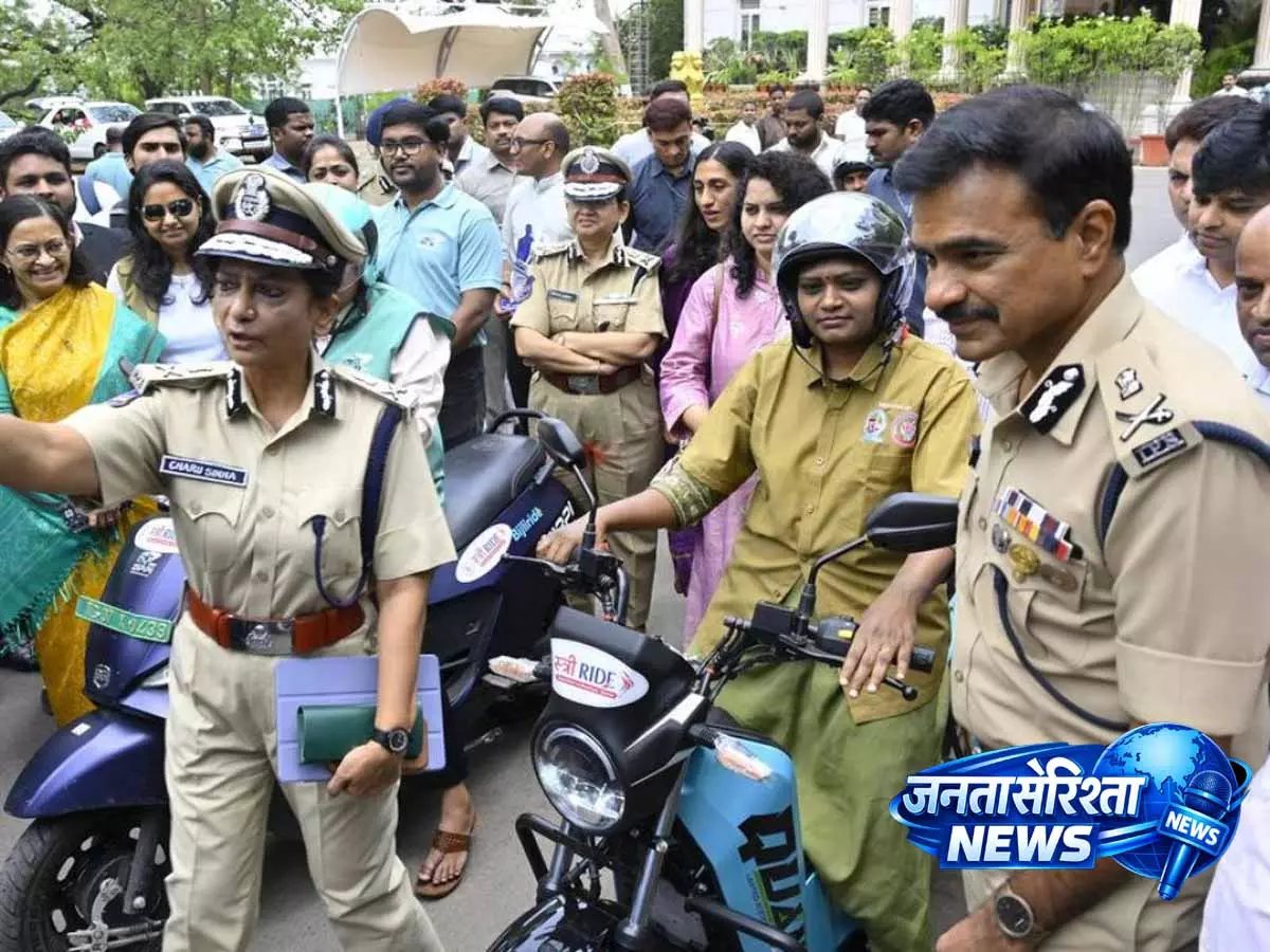 Hyderabad में महिलाओं के लिए स्त्री राइड सर्विस शुरू की गई Hyderabad में महिलाओं के लिए स्त्री राइड सर्विस शुरू की गई