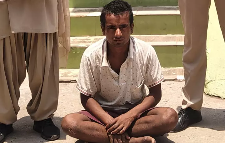 अश्लील इशारेबाजी करने वाला आरोपी गिरफ्तार, हरकत से परेशान थी महिला अश्लील इशारेबाजी करने वाला आरोपी गिरफ्तार, हरकत से परेशान थी महिला
