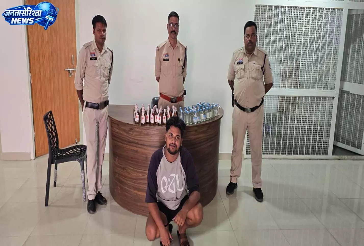 ऑपरेशन आघात के तहत अवैध शराब पर बड़ी कार्रवाई, तीन आरोपी गिरफ्तार ऑपरेशन आघात के तहत अवैध शराब पर बड़ी कार्रवाई, तीन आरोपी गिरफ्तार