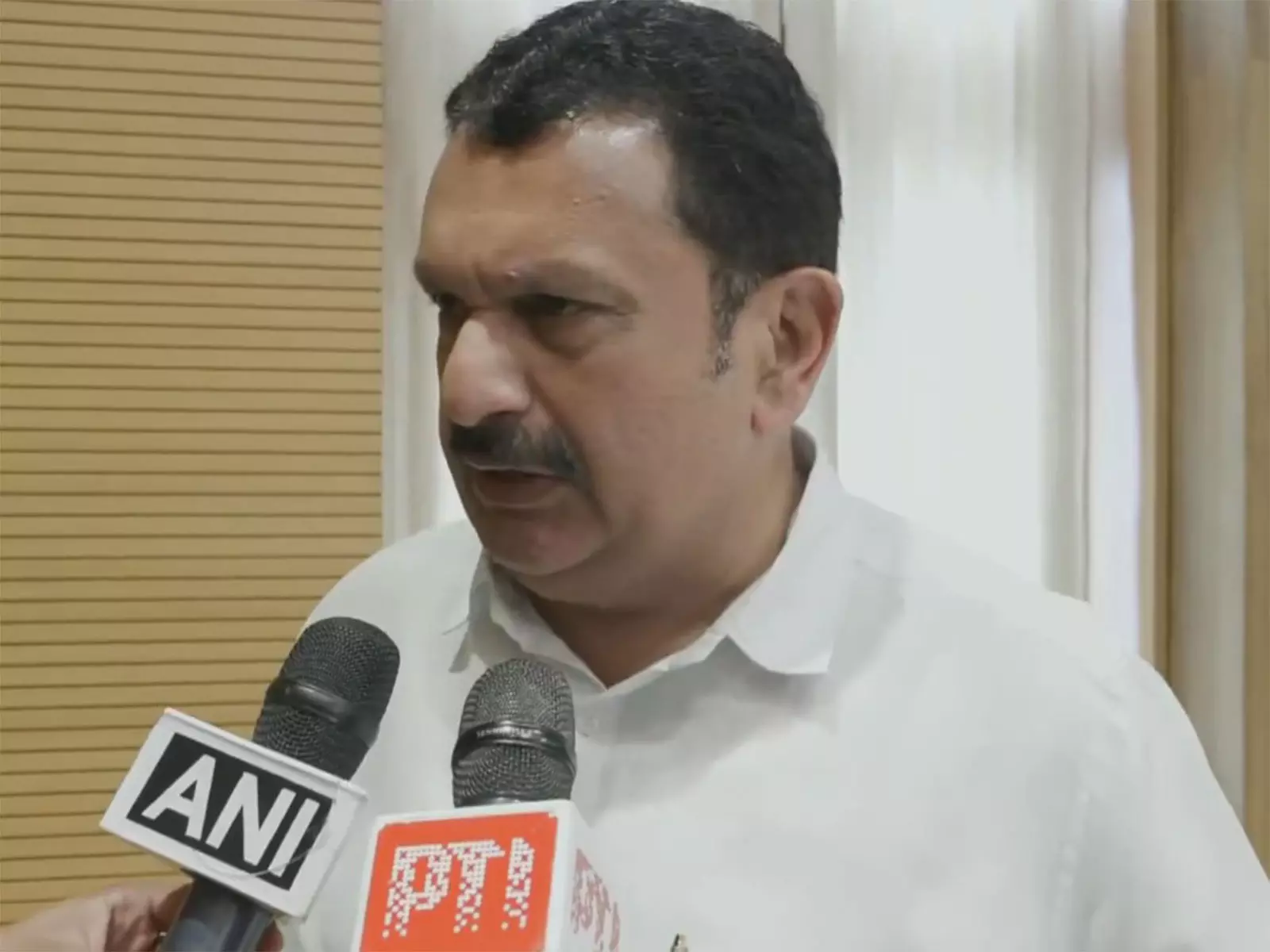 शिगेला और इबोला को लेकर Kerala सरकार सतर्क, फूड आउटलेट्स की जांच के सख्त निर्देश शिगेला और इबोला को लेकर Kerala सरकार सतर्क, फूड आउटलेट्स की जांच के सख्त निर्देश