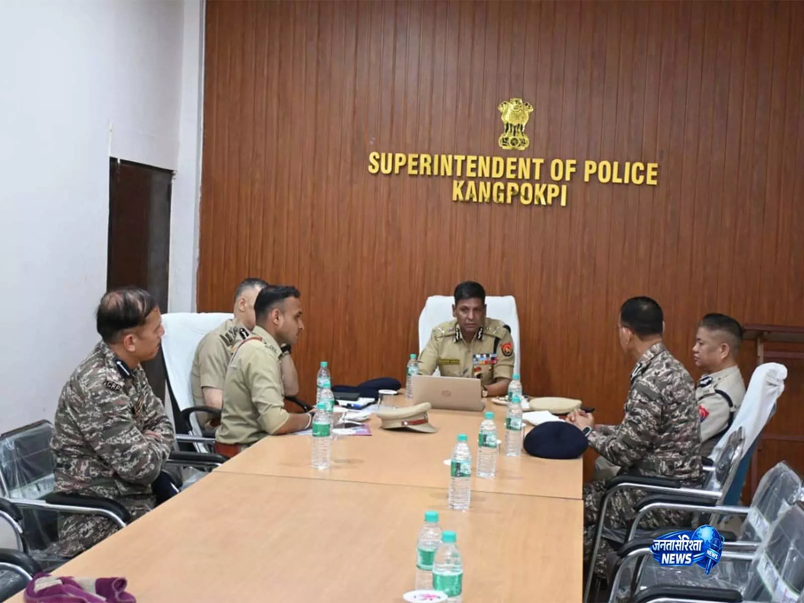मणिपुर के DGP मुकेश सिंह ने सेनापति का दौरा किया, अहम स्टेकहोल्डर्स से बातचीत की मणिपुर के DGP मुकेश सिंह ने सेनापति का दौरा किया, अहम स्टेकहोल्डर्स से बातचीत की